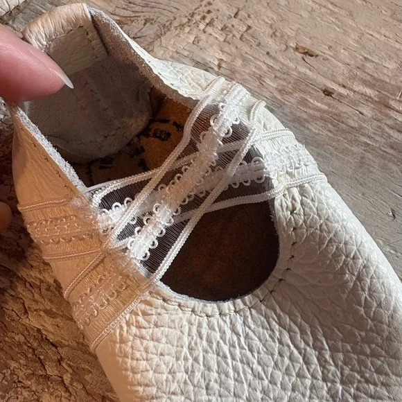 Freshly Picked Ivory Lace Ballet Slipper - Picture 4 of 4